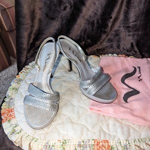 Nina  4" Silver Dress Shoes - Size 8.5